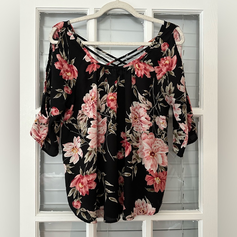 Charlotte Russe‎ Women’s M Cold Shoulder Top Black Floral Blouse | SKU 0574